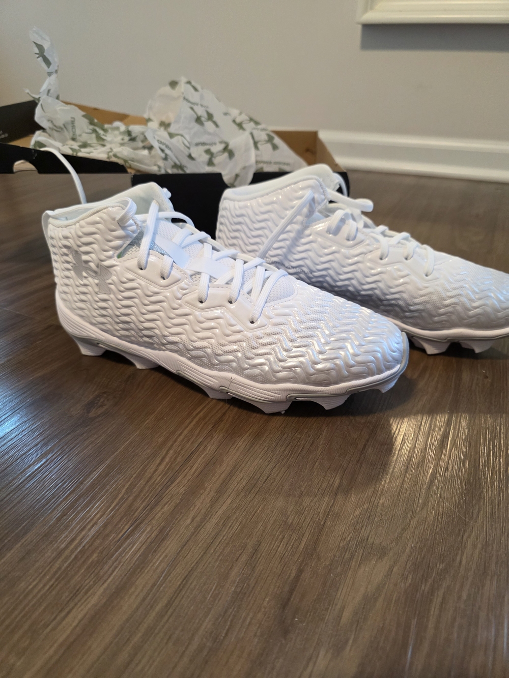 Under Armour Spotlight Hammer Football Cleats White Silver Men’s 9.5